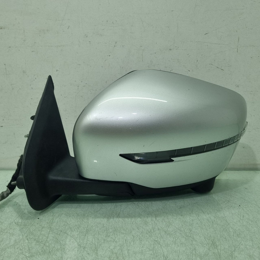 Retrovisor Esq Nissan Frontier 2017/2024 Usado