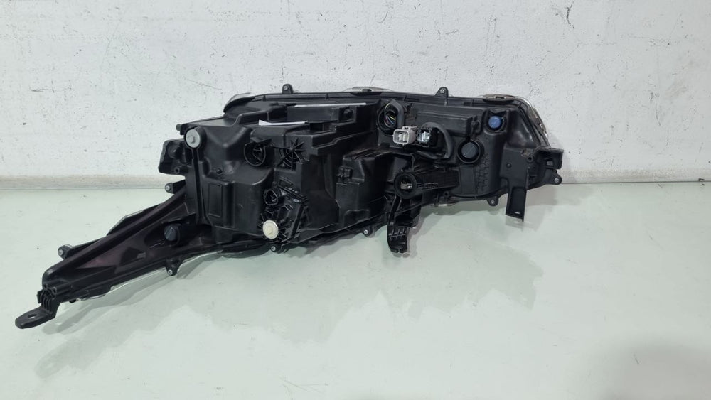 Farol Diant Dir Toyota Corolla Hybrid 2020/2025 Usado
