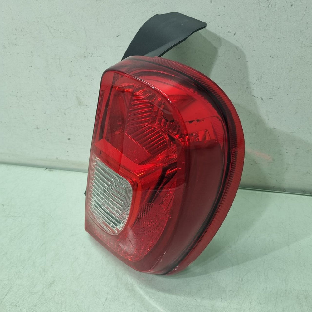 Lanterna Traseira Direita Nissan March 2016/2021 Original