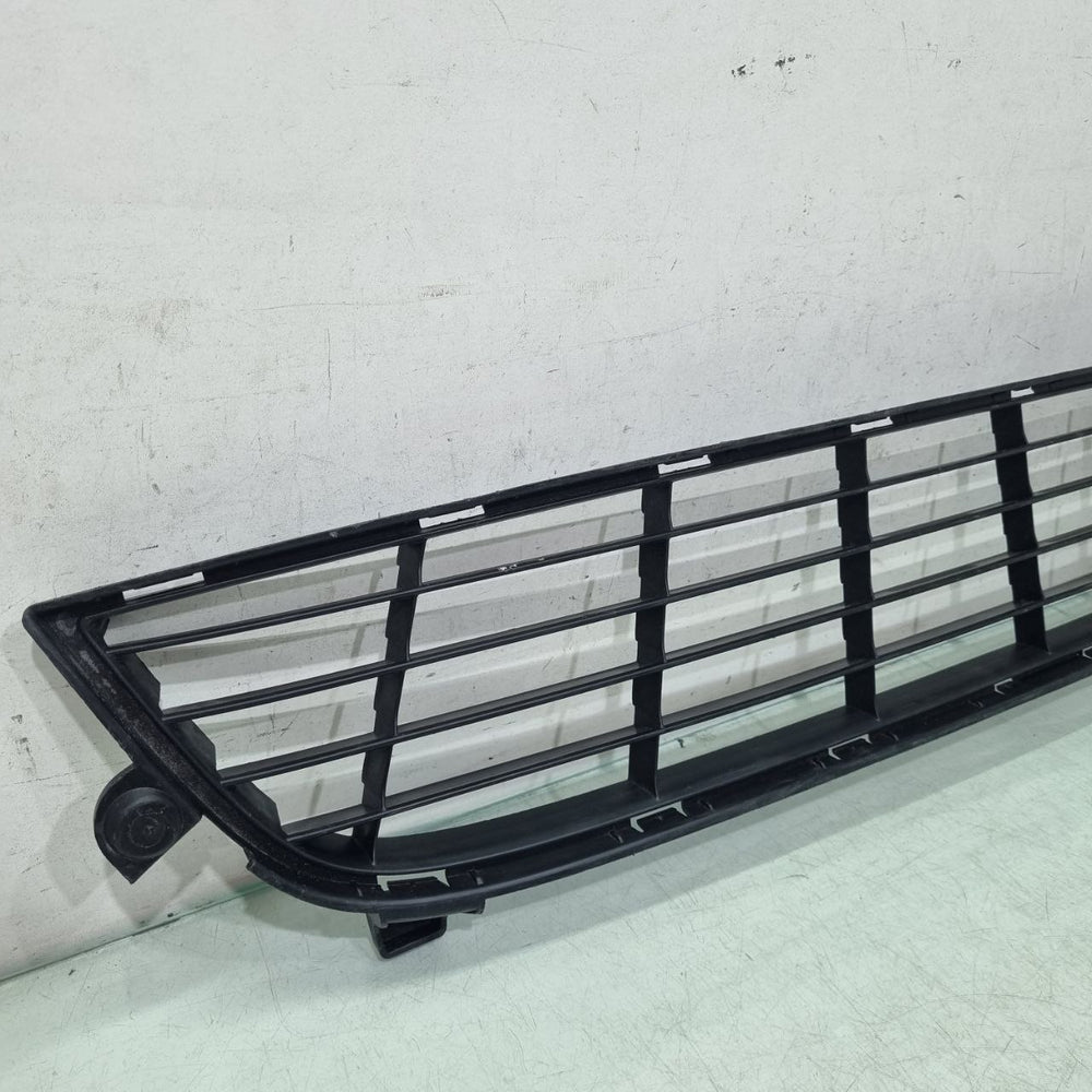Grade Inf Parachoque Diant Toyota Corolla 2015/2019 Usada