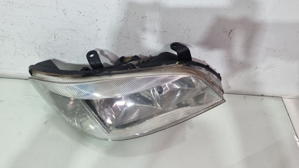 Farol Diant Dir GM Zafira 2001/2012 Usado