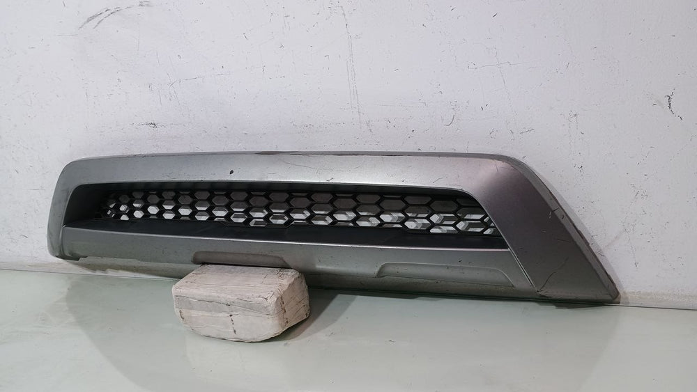 Moldura Grade Parachoque Hyundai HB20X 2016/2019 Usada