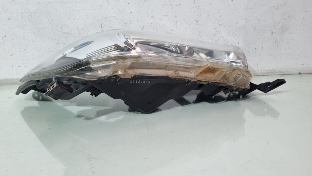 Farol Diant Dir Toyota Hilux 2016/2020 Usado