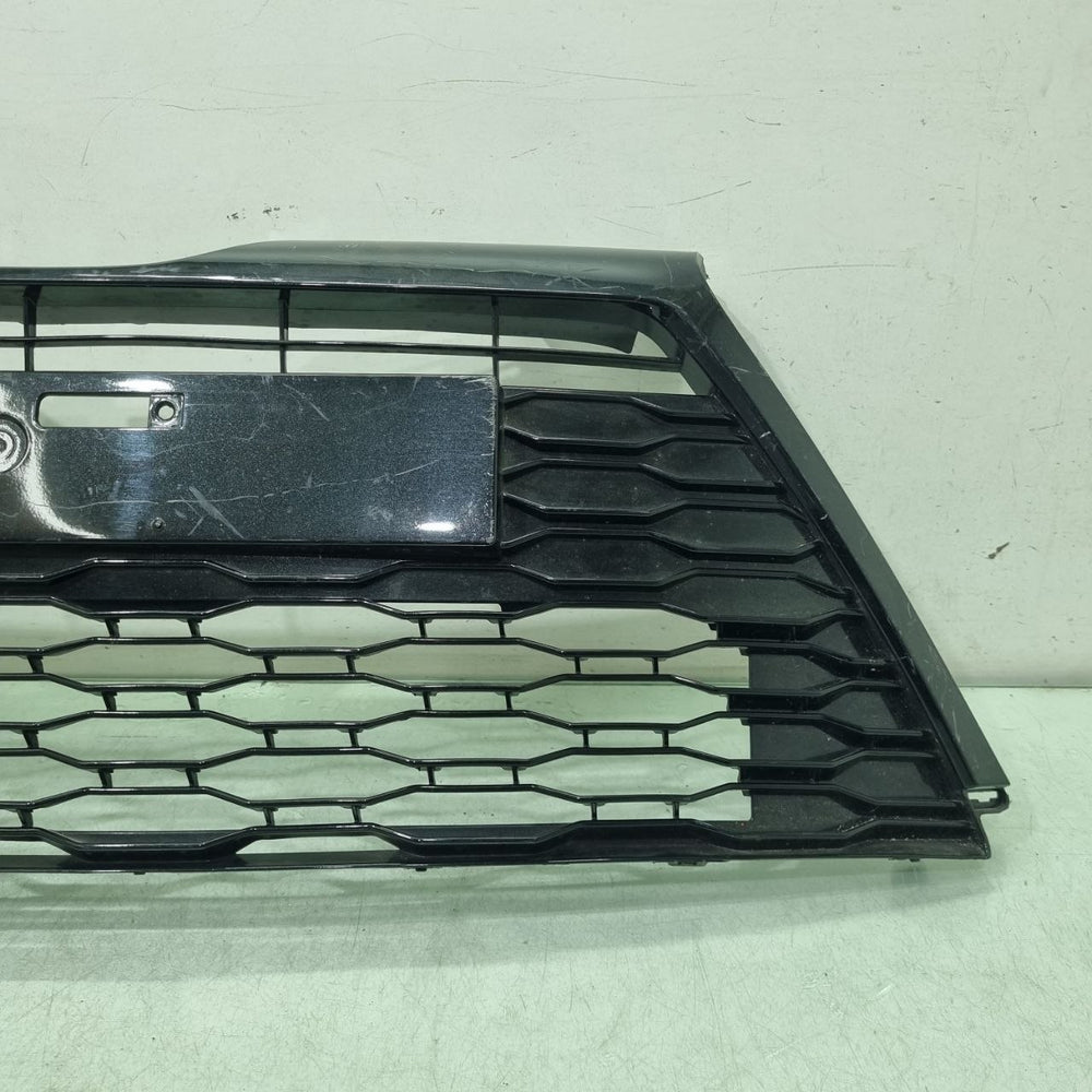 Grade Central Toyota Yaris 2018/2023 Usado