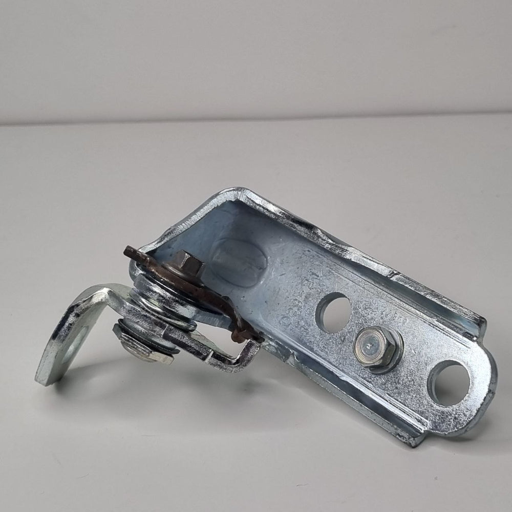 Dobradiça Superior Porta Dianteira Esquerda Ford EcoSport 2013/2021 Usada