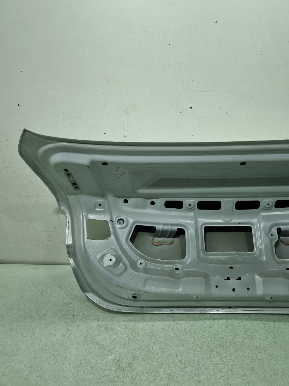 Tampa Traseira Chevrolet Onix Sedan Turbo 2020/2024 Usado