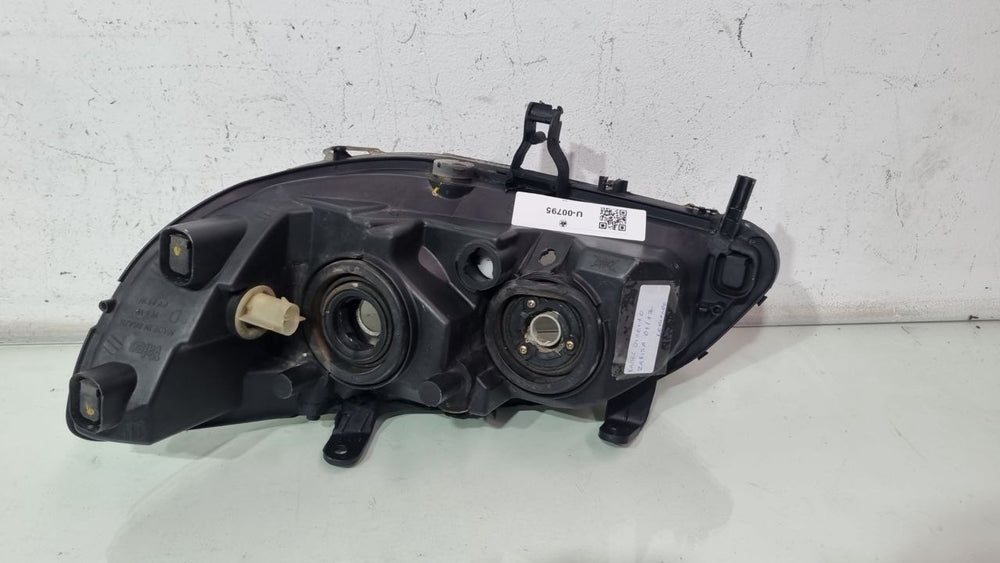 Farol Diant Dir GM Zafira 2001/2012 Usado