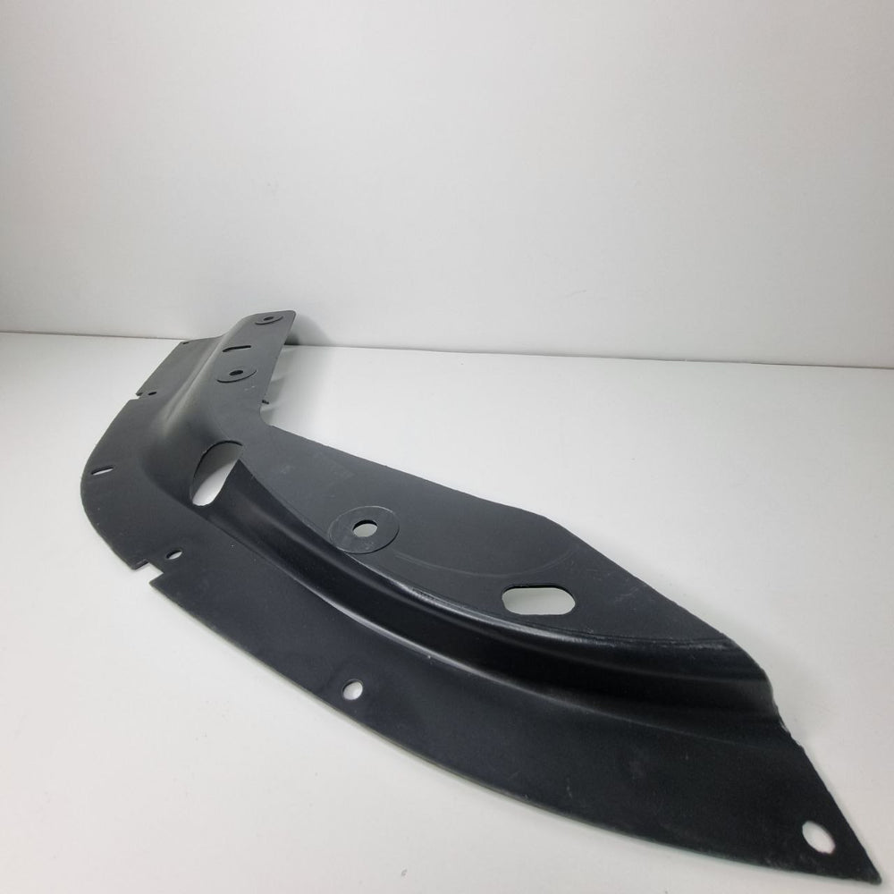 Painel Spoiler Parabarro Dianteiro Direito BMW 320i 2018/2022 Usado