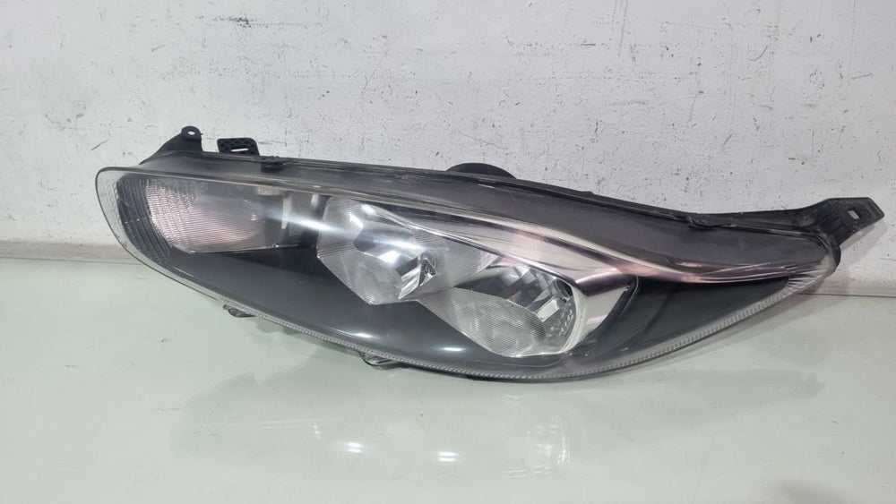 Farol Dianteiro Esquerdo Ford New Fiesta 2013/2017 Usado