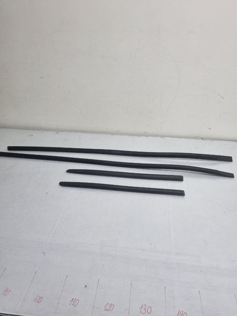 Friso Lateral Par Volkswagen Gol 1995/1999 Novo