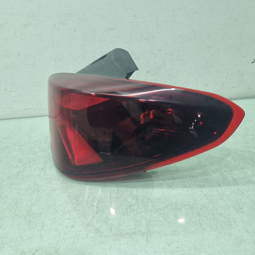 Lanterna Tras Esq GM Onix Hatch 2020/2024 Usada