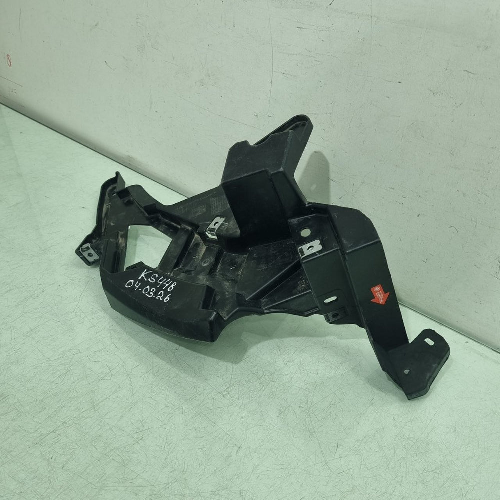 Suporte Farol Dir Renault Kardian 2024/2026 Usado