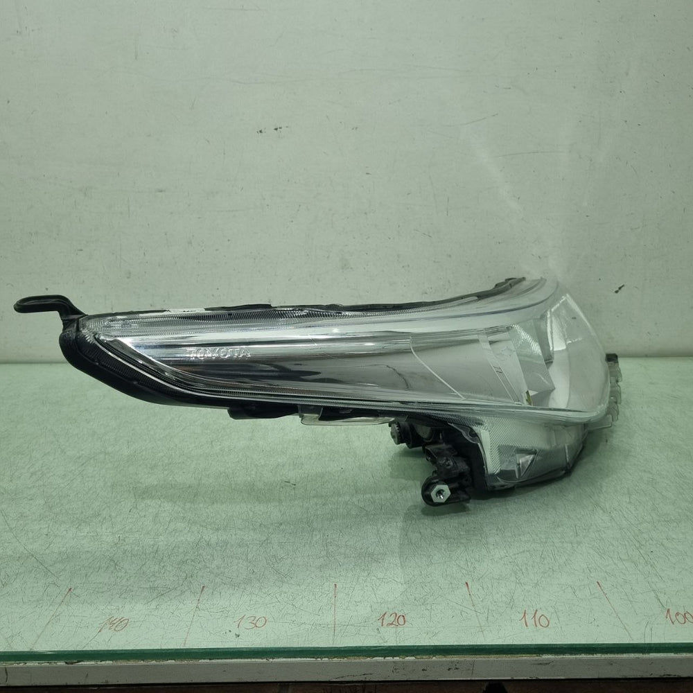 Farol Diant Dir Toyota Yaris 2018/2023 Usado