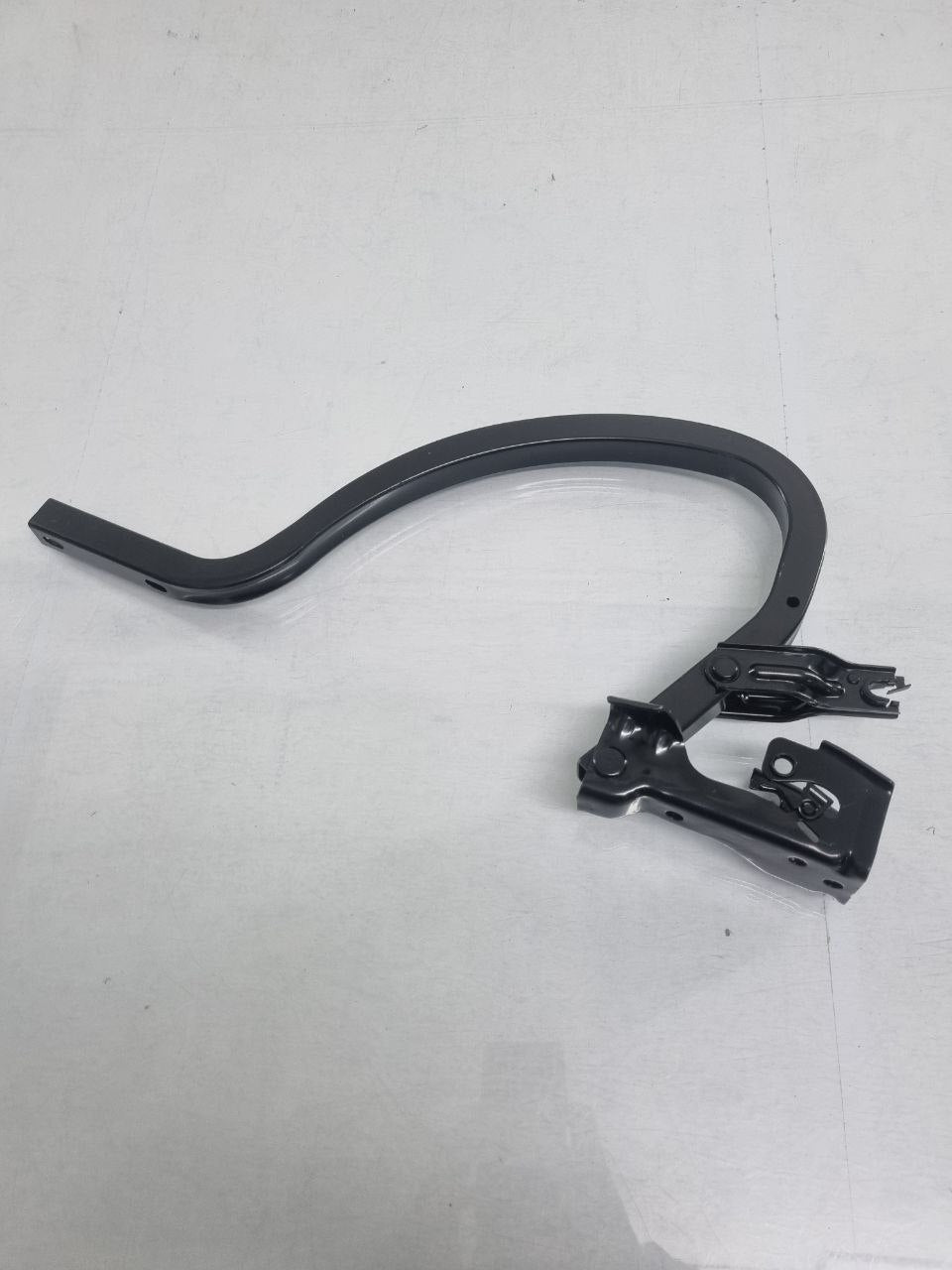 Dobradiça Porta Malas Esquerda Chevrolet Cruze Sedan 2017/2021 Nova