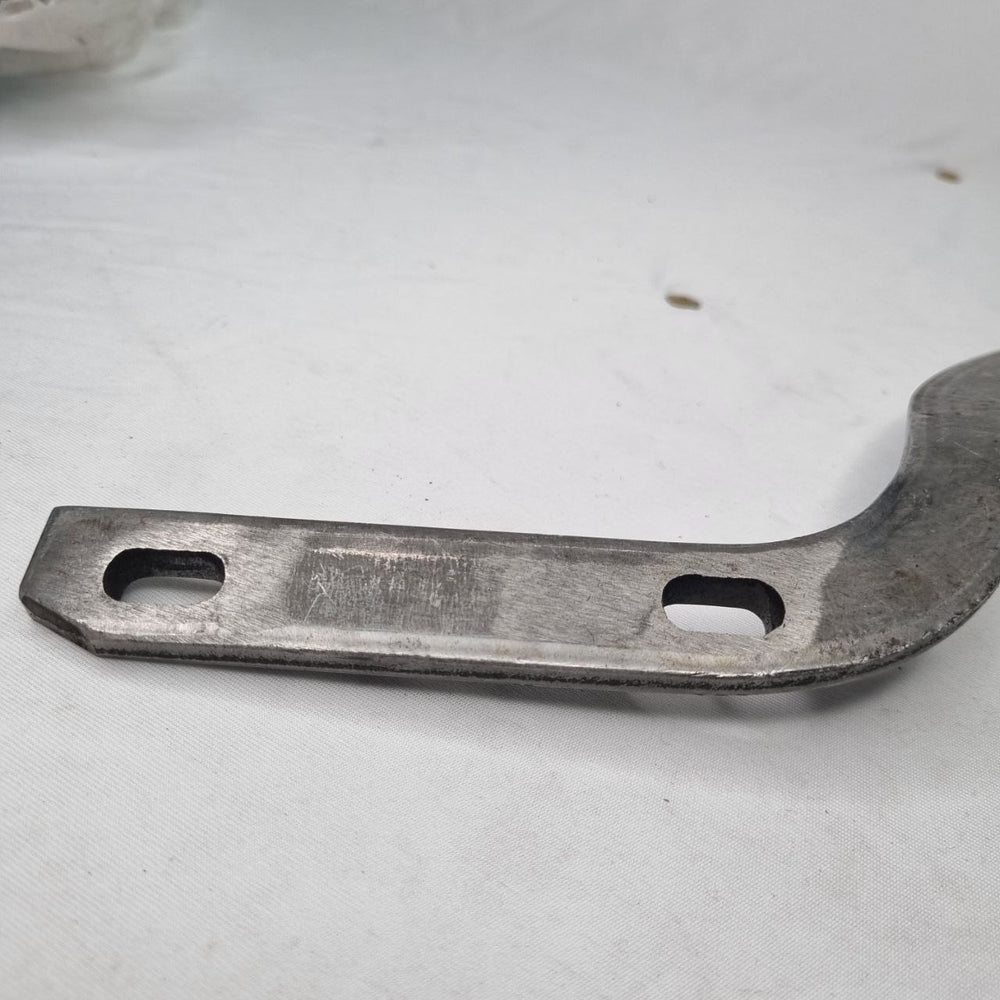 Dobradiça Tampa Traseira Direita Chevrolet Classic 2010/2014 Usado