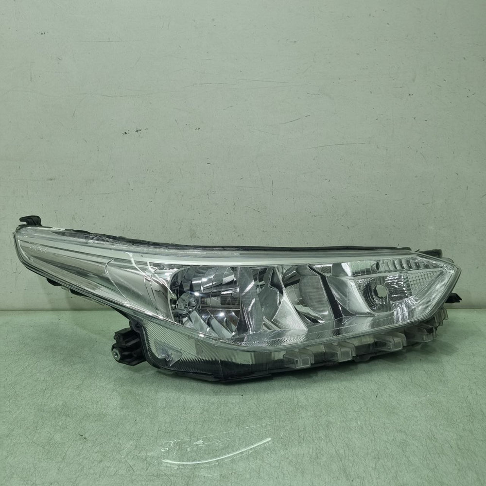 Farol Diant Dir Toyota Yaris 2018/2023 Usado