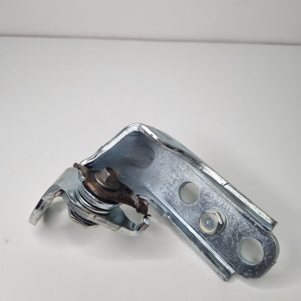 Dobradiça Superior Porta Dianteira Esquerda Ford EcoSport 2013/2021 Usada