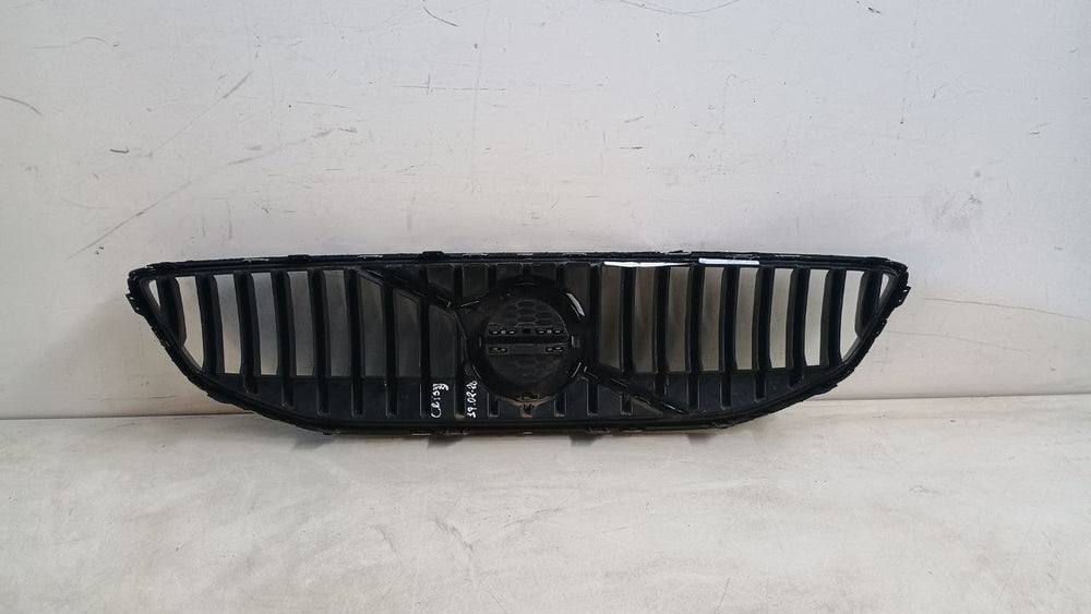 Grade Diant Volvo V40 2015/2018 Usada