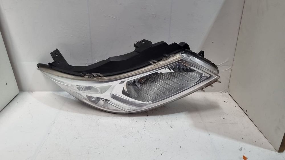 Farol Dianteiro Direito Chevrolet Onix 2015/2017 Usado