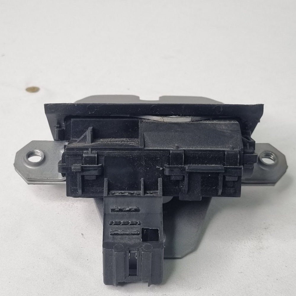Fechadura Tampa Traseira Ford Focus Hatch 2014/2017 Usada