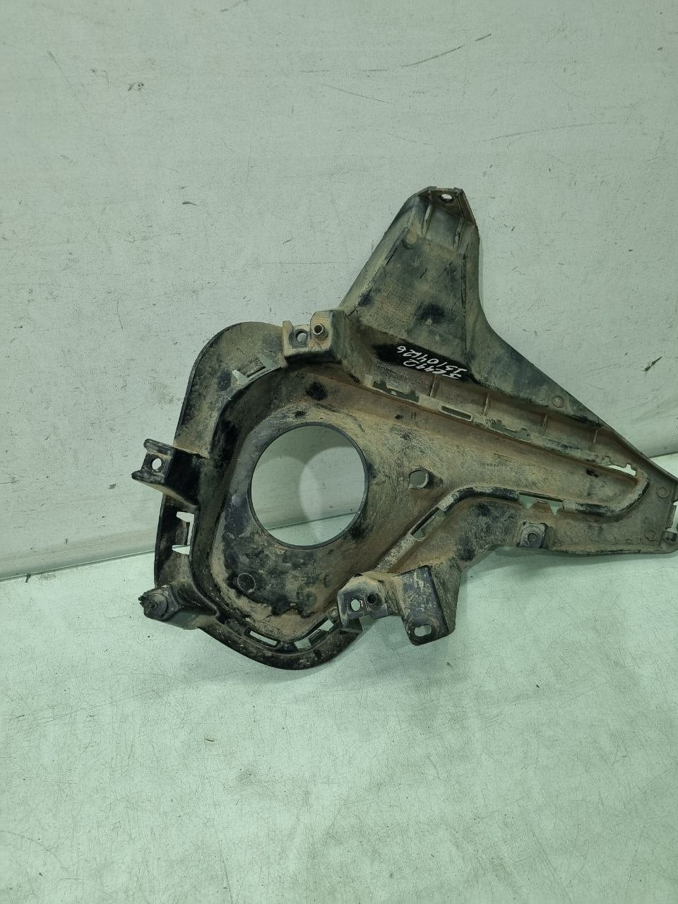 Moldura Parachoque Dianteiro Direito Chevrolet Onix 2021/2025 Usado