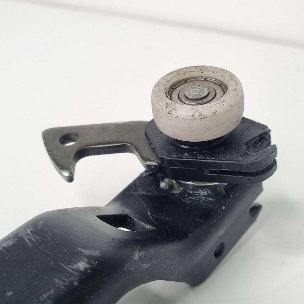 Guia Inferior Porta Lateral Mercedes-Benz Sprinter 2012/2018 Usado