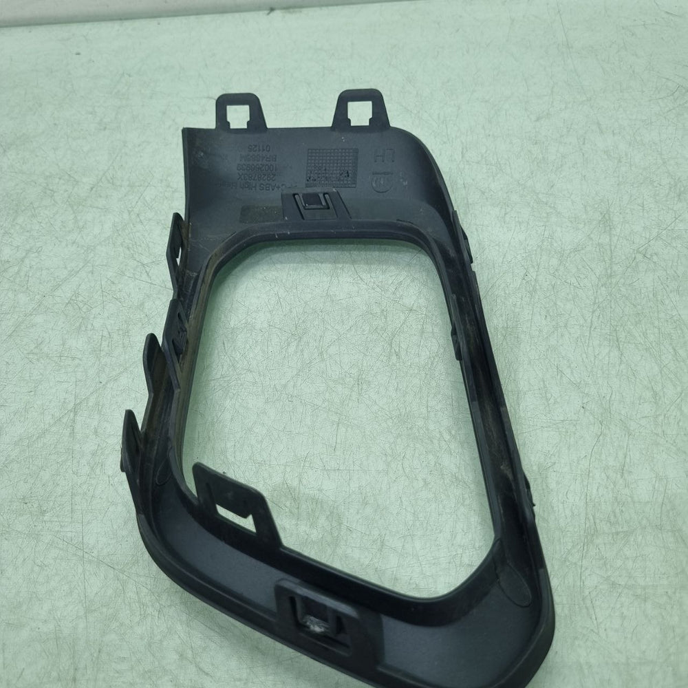 Moldura Farol Milha Esq Jeep Renegade 2023/2026 Usado