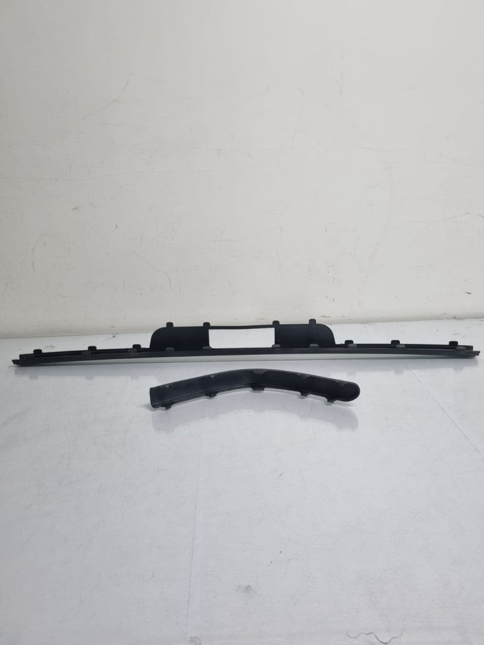Friso Central Parachoque Traseiro Volkswagen Gol G3 1999/2003 Novo