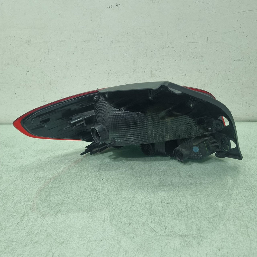 Lanterna Tras Esq GM Onix Hatch 2020/2024 Usada