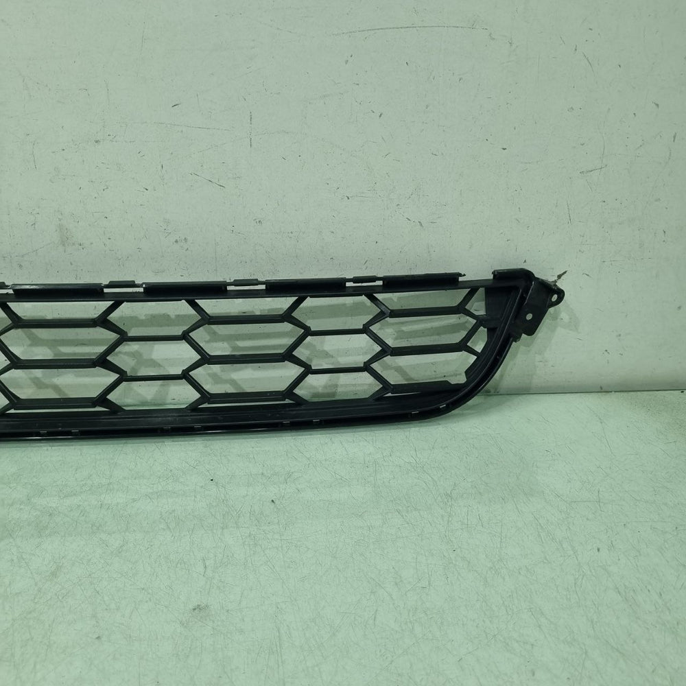 Grade Inferior Toyota Yaris 2018/2023 Usada
