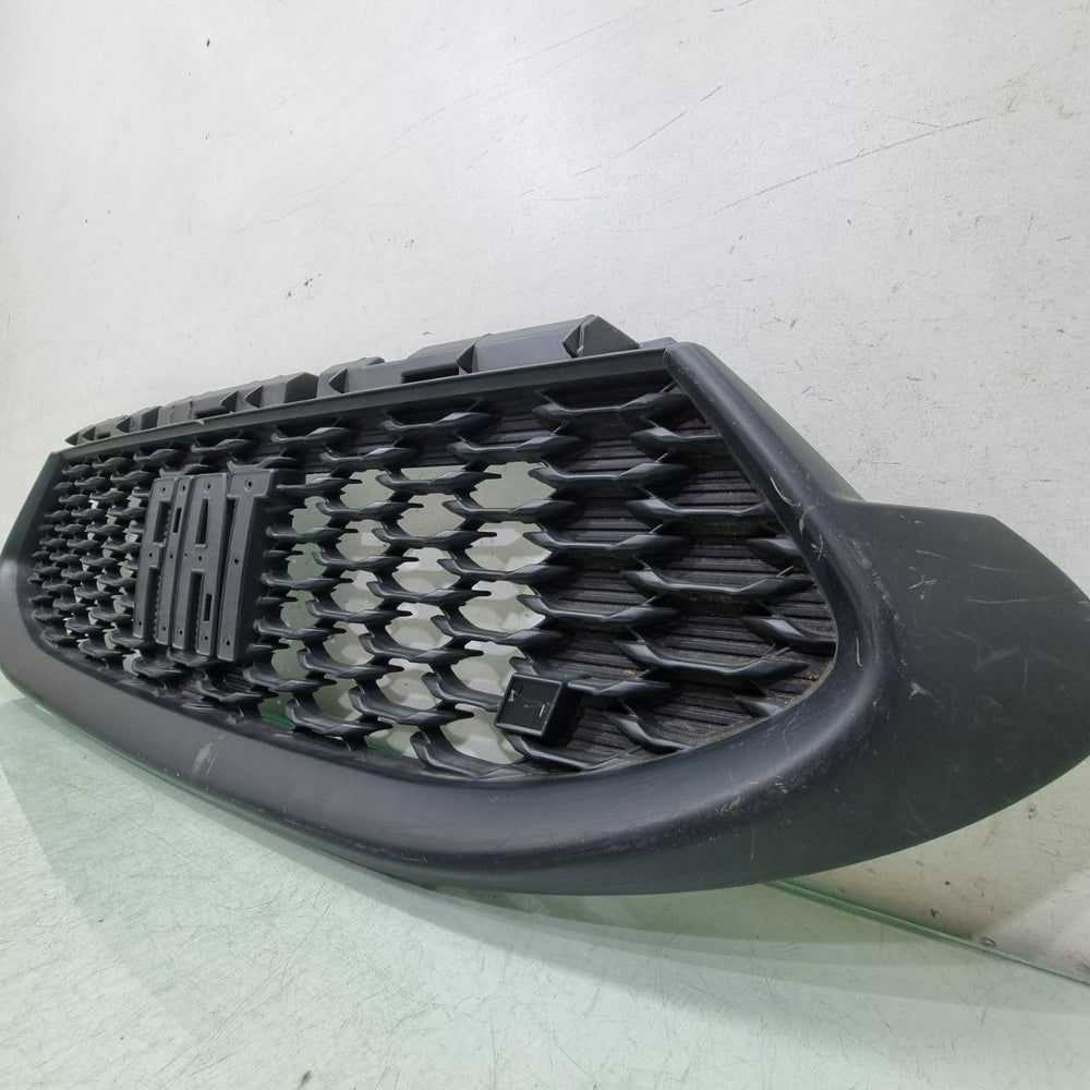 Grade Diant Fiat Strada 2020/2025 Usada