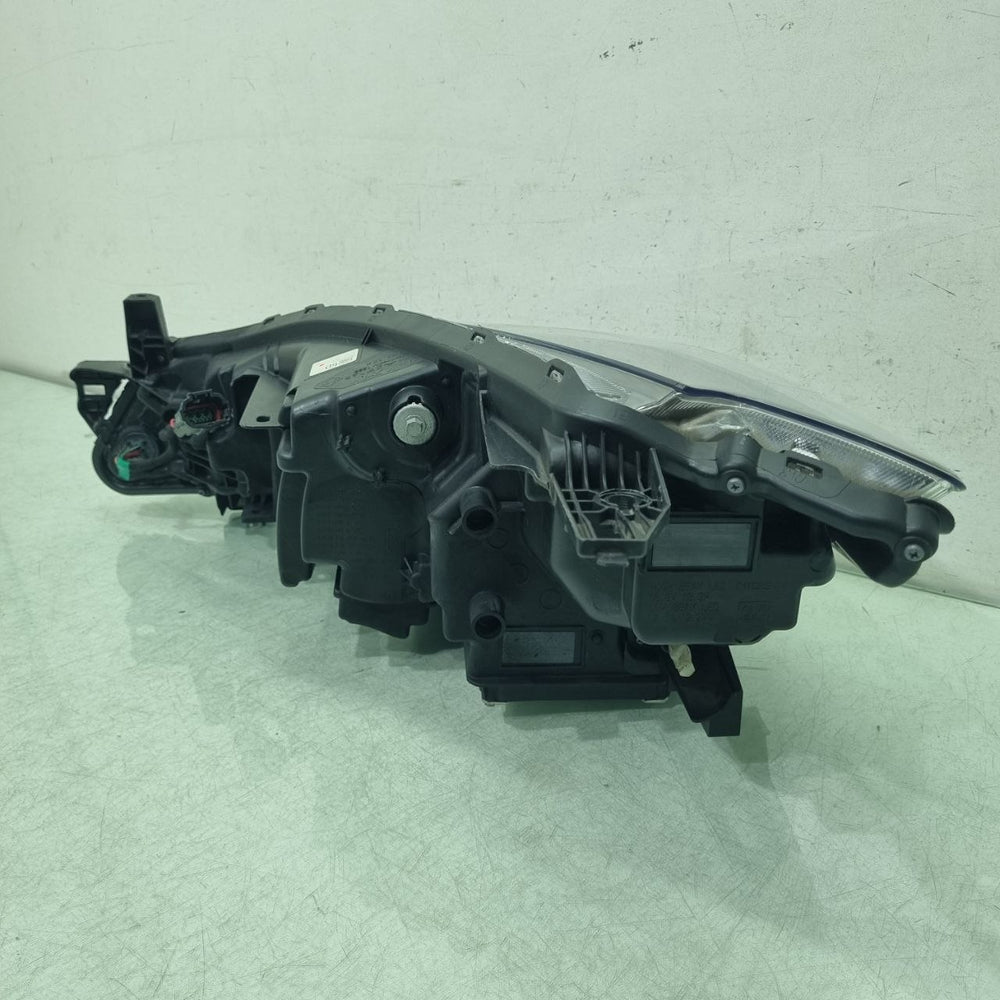 Farol Diant Dir Nissan Kicks 2021/2025 Usado