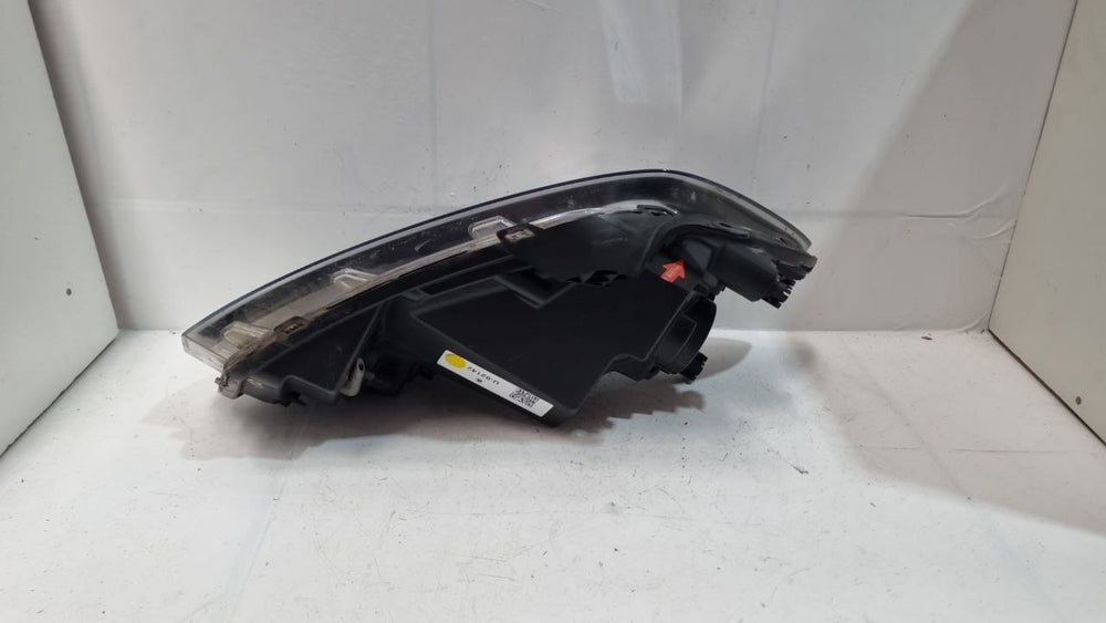 Farol Dianteiro Esquerdo Volkswagen Gol G8 2018/2023 Usado