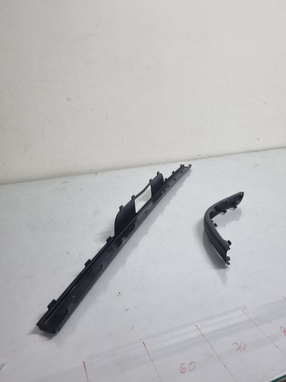 Friso Central Parachoque Traseiro Volkswagen Gol G3 1999/2003 Novo
