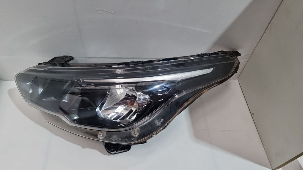 Farol Diant Esq Fiat Argo 2017/2024 Usado