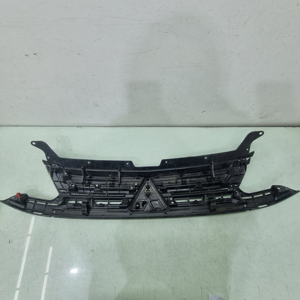 Grade Frontal Mitsubishi Outlander 2016/2019 Usado