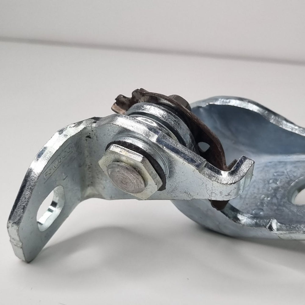Dobradiça Superior Porta Dianteira Esquerda Ford EcoSport 2013/2021 Usada