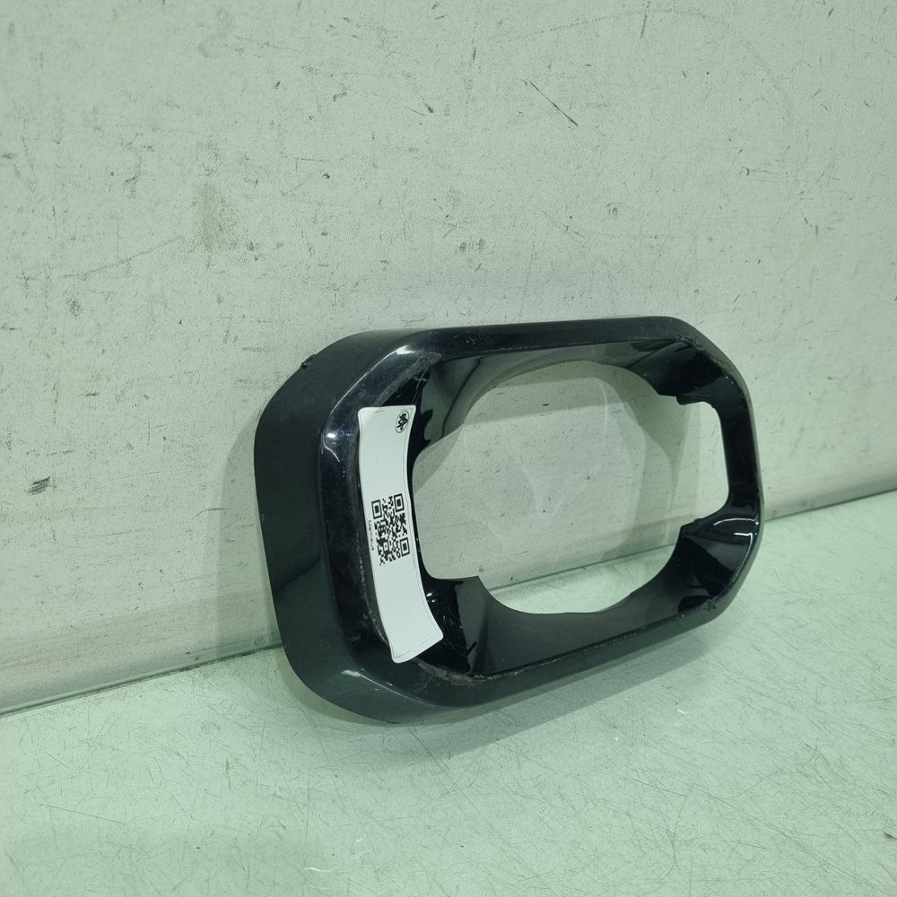 Moldura Luz Esq Renault Duster 2020/2024 Usada