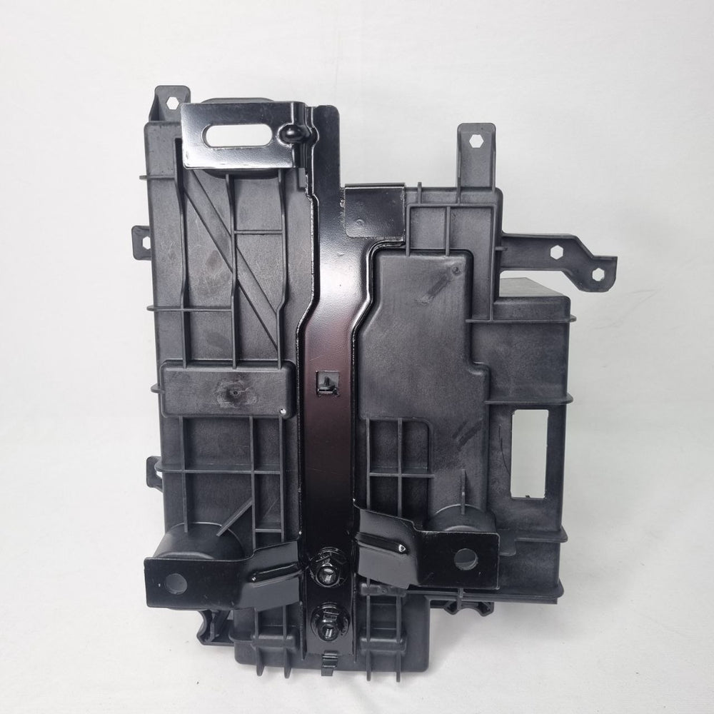 Caixa Suporte Bateria Chevrolet Onix 2013/2018 Usada