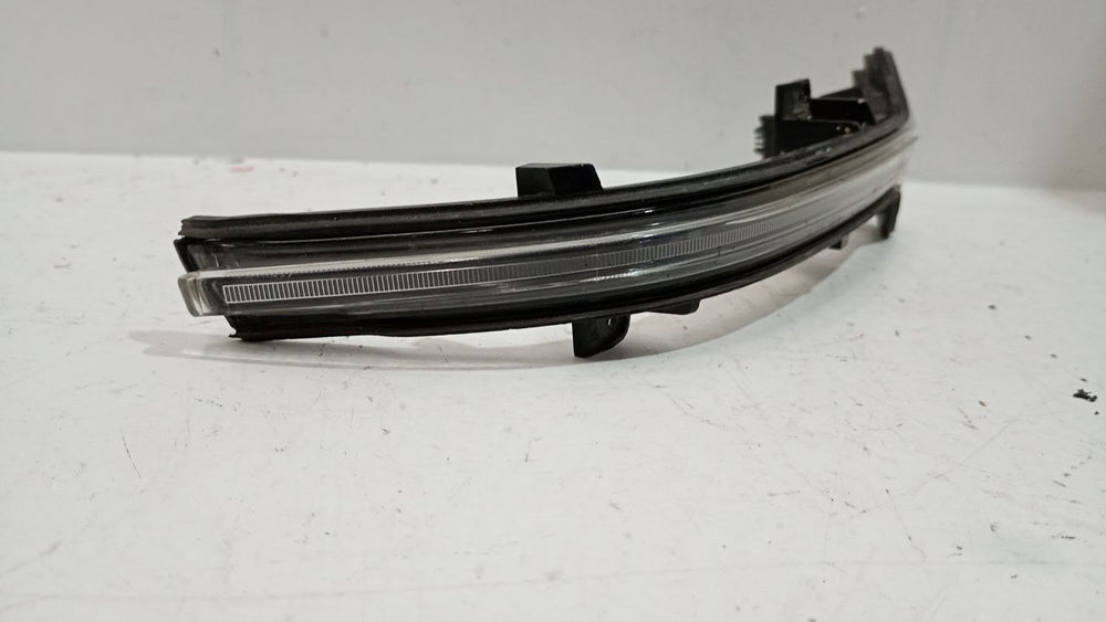 Pisca Seta Retrovisor Direito BMW 320i 330i G20 G28 2019/2023 Usado