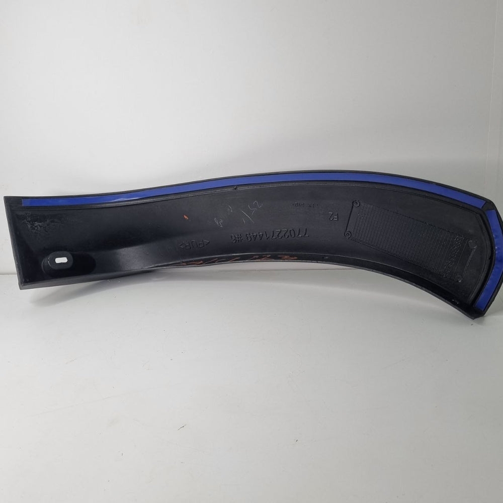 Moldura Parachoque Dianteiro Direita Renault Duster 2016/2019 Nova