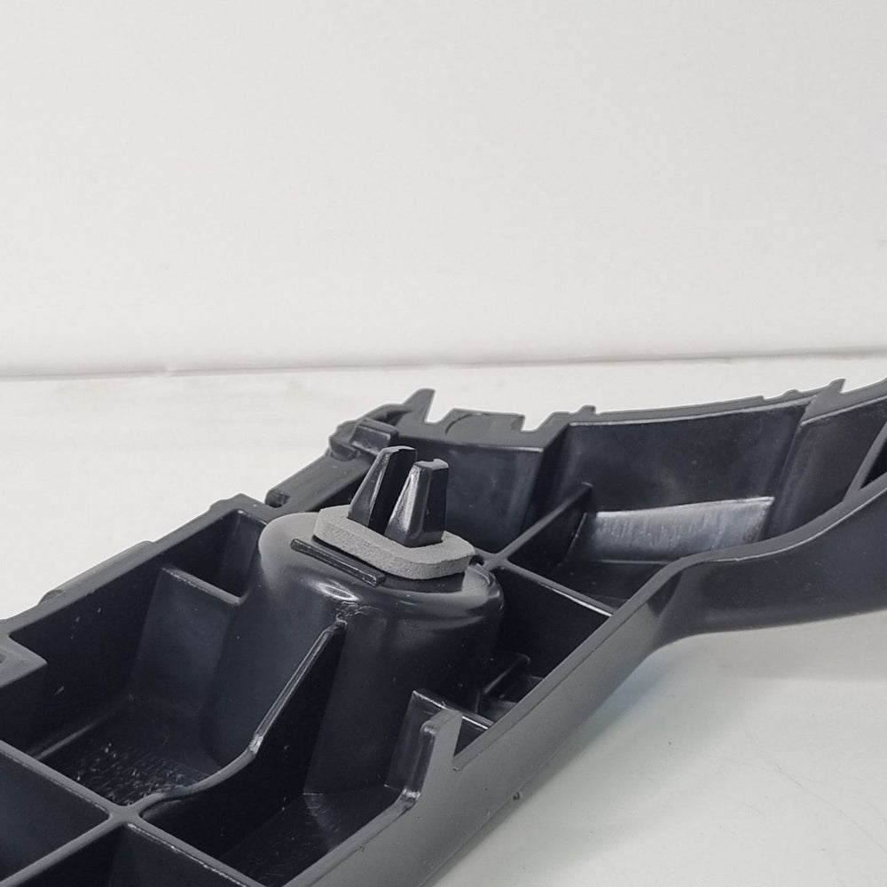 Suporte Guia Para-choque Traseiro Direito Renault Kwid 2017/2024 Novo