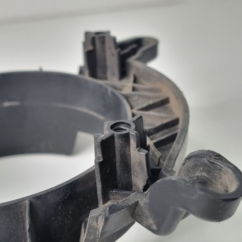 Moldura Farol Esquerdo Renault Duster 2024 Usada