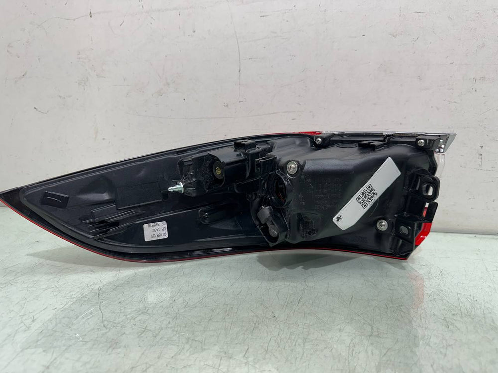 Lanterna Tras Esq Toyota Corolla 2021/2024 Usada