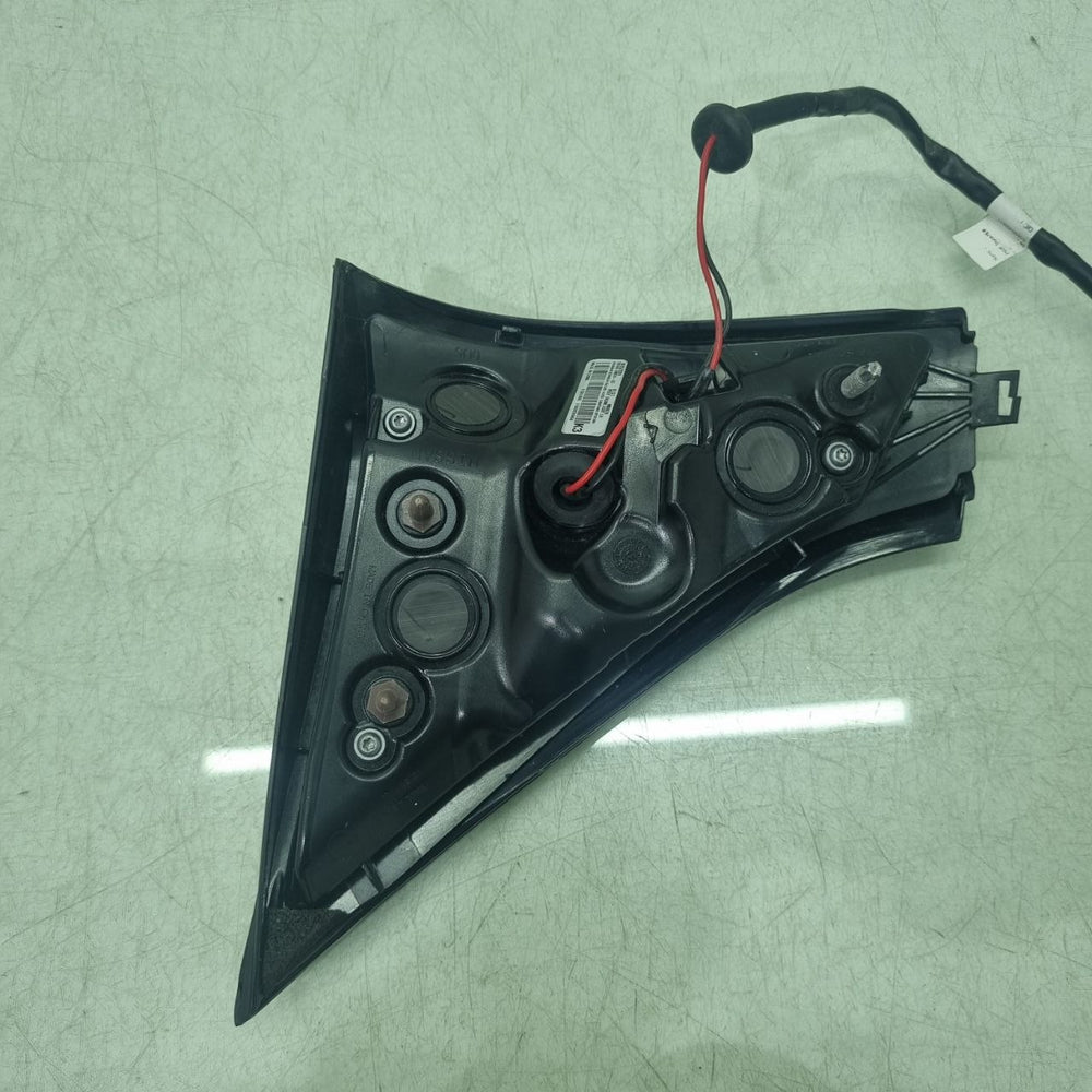 Lanterna Traseira Esquerda Nissan Kicks 2022/2025 Orig