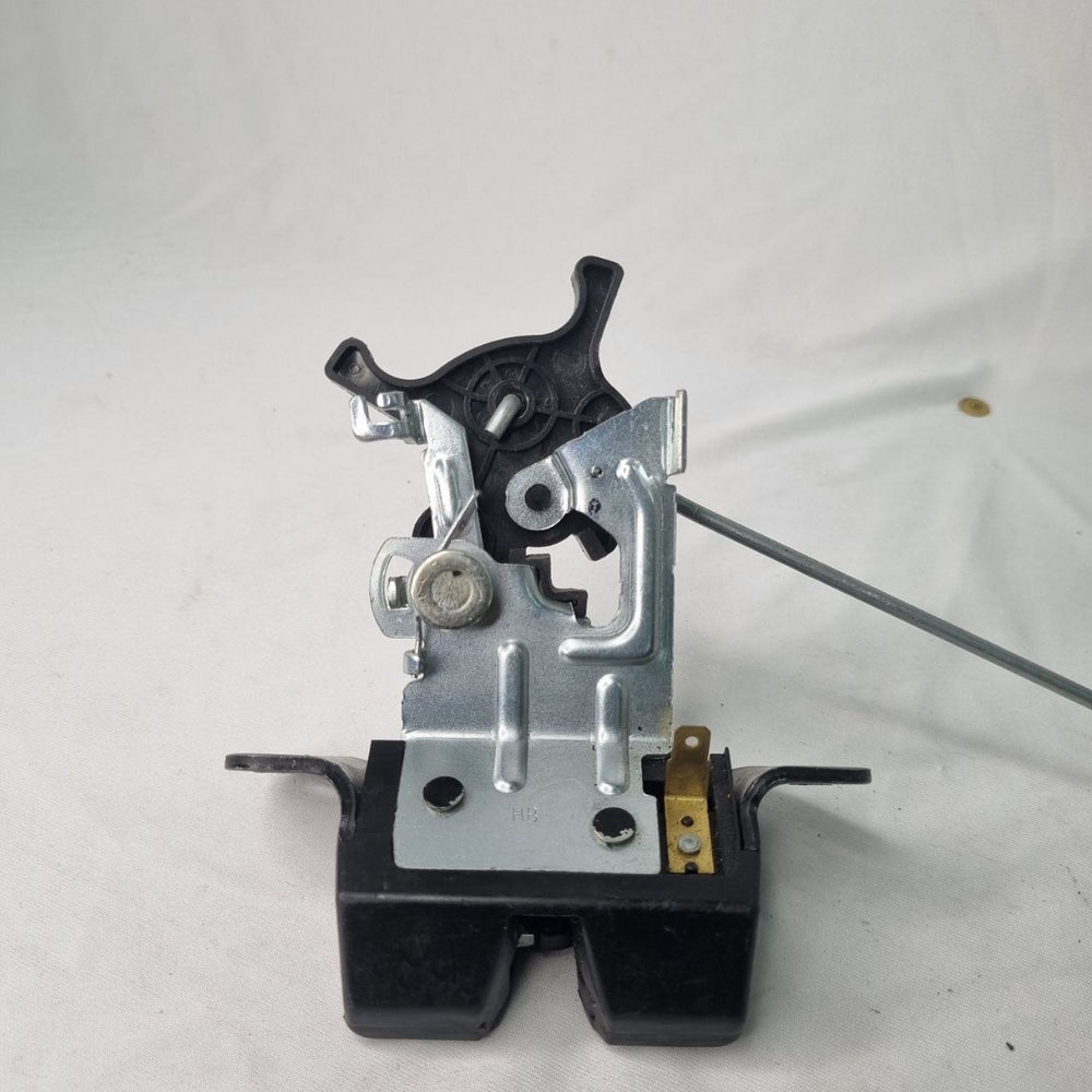 Fechadura Tampa Traseira Hyundai HB20 Hatch 2013/2019 Usado