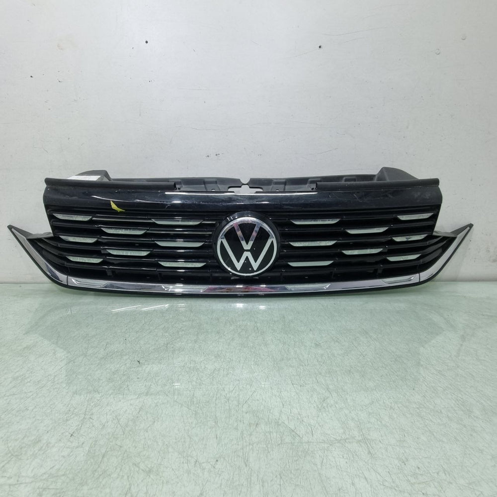 Grade Diant VW Jetta 2019/2022 Usada