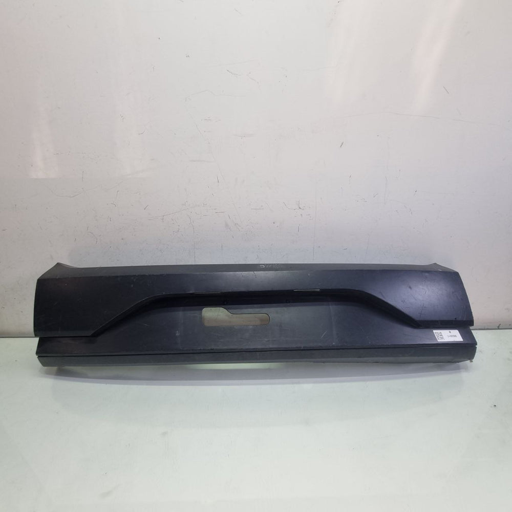Friso Tras Central Renault Sandero Stepway 17/22 Usado