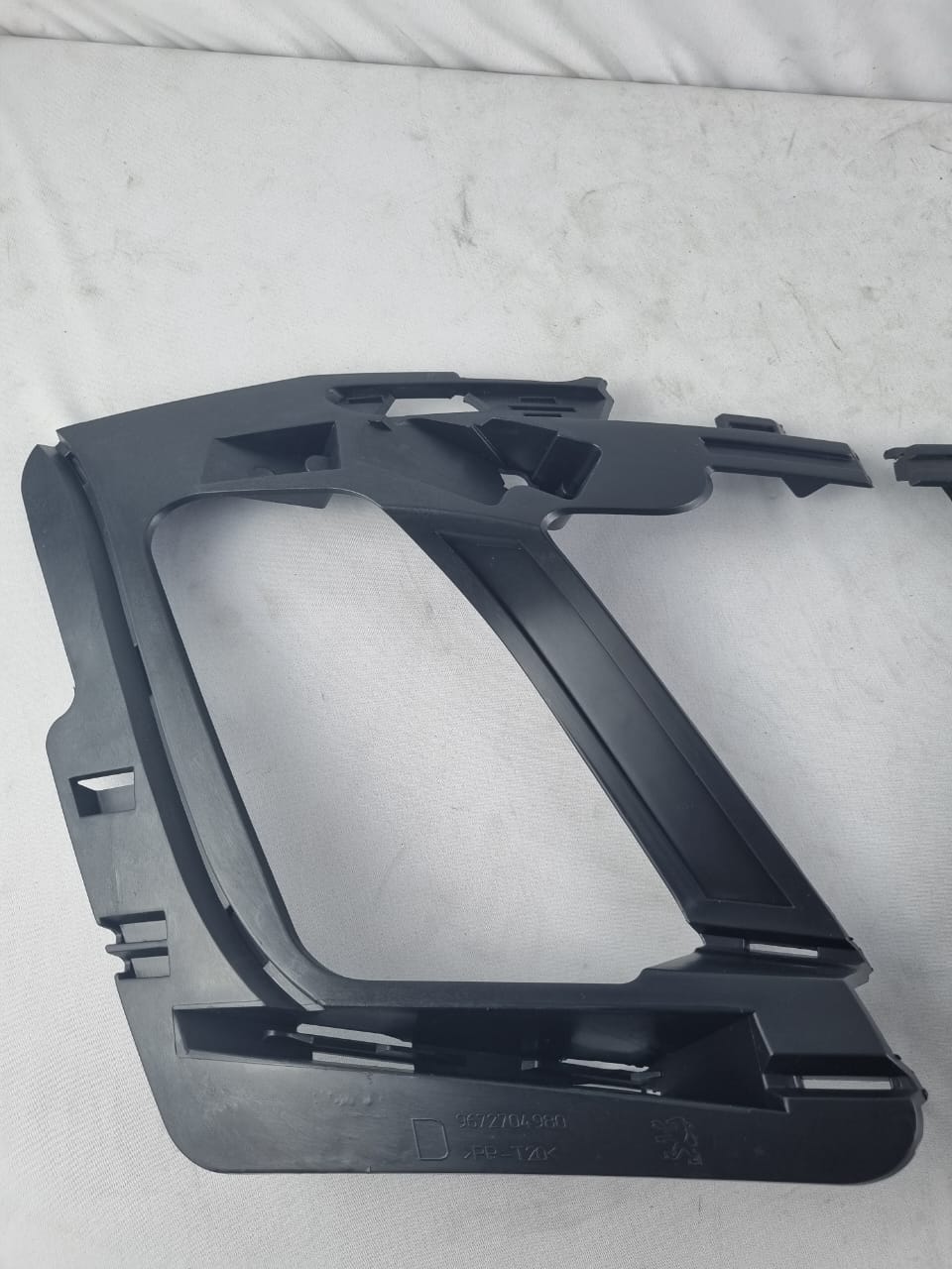 Moldura Farol Milha Peugeot 408 2012/2014 Nova