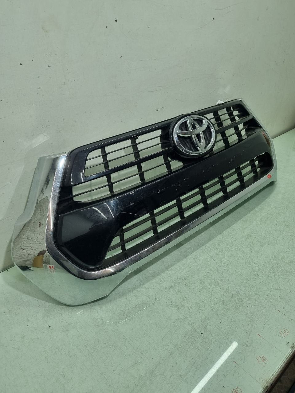 Grade Dianteira Toyota Hilux 2020/2023 Usado
